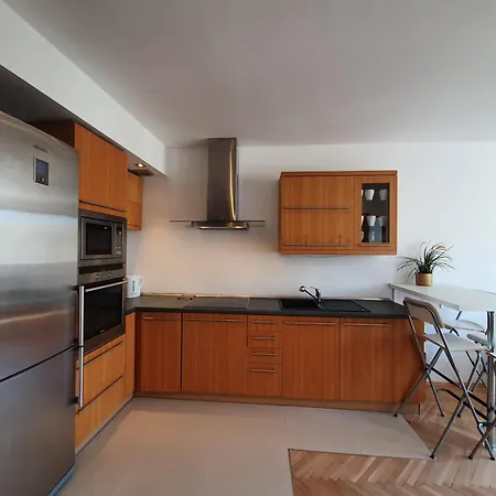 Apartament & Parking Przy Plazy Daire *
